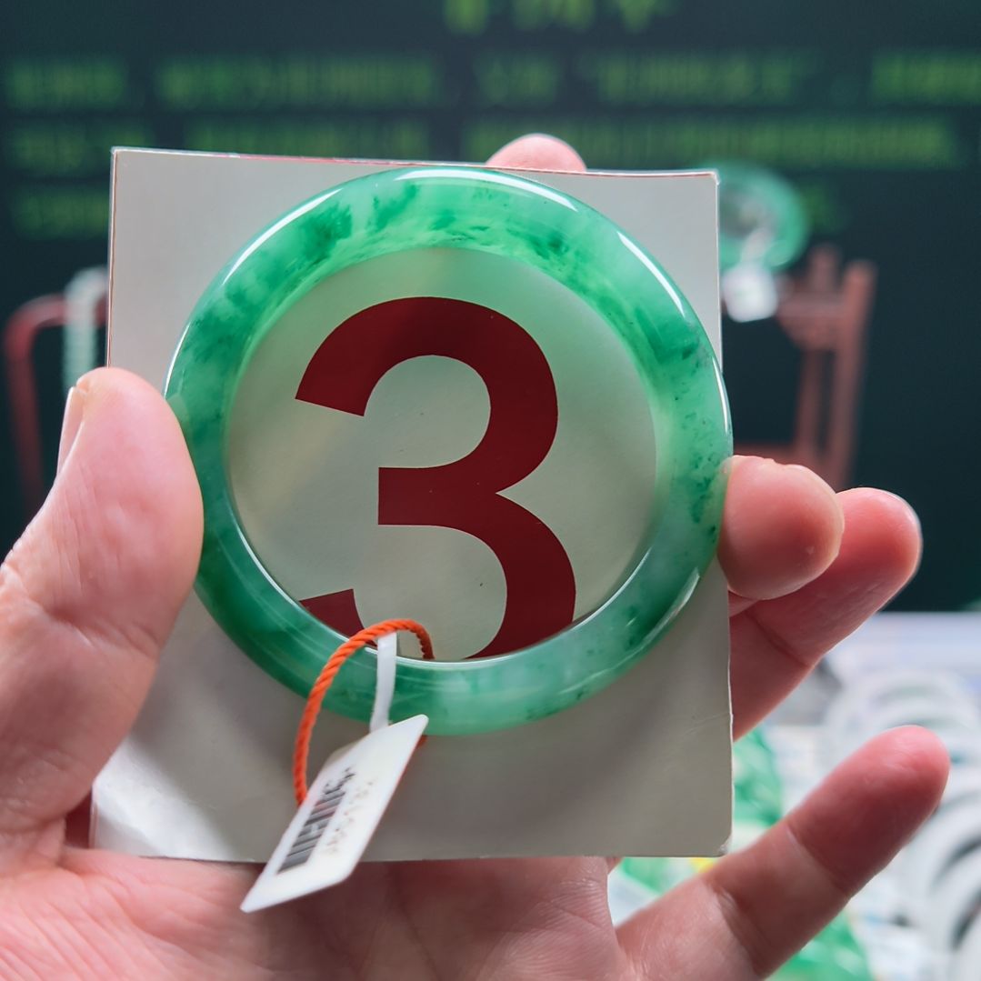 石英质玉（非洲翠）未镶嵌手镯