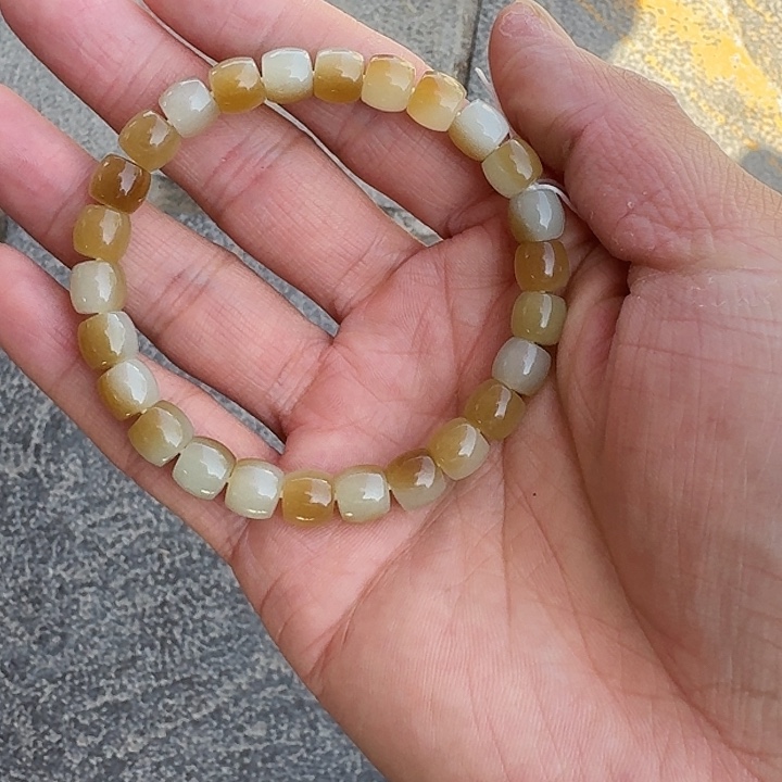 和田玉的精品糖玉手串