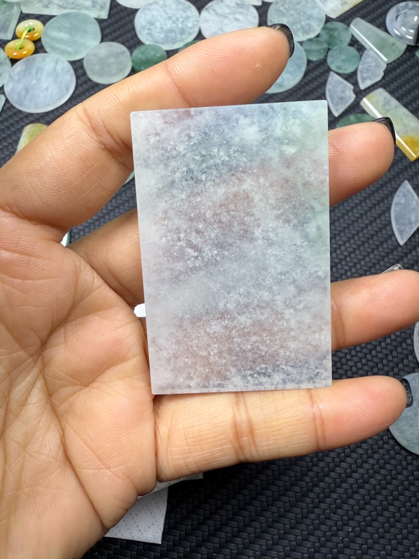 天然缅甸a货翡翠 无事牌56.5*37*3.1