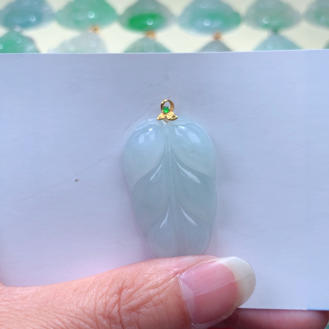 翡翠吊坠(不含链)18K金镶嵌梦**雨