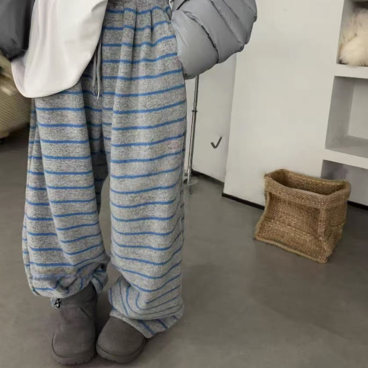 ▪️现货·東R正版加绒加厚束脚裤女宽松条纹休闲裤直筒阔腿拖地裤子