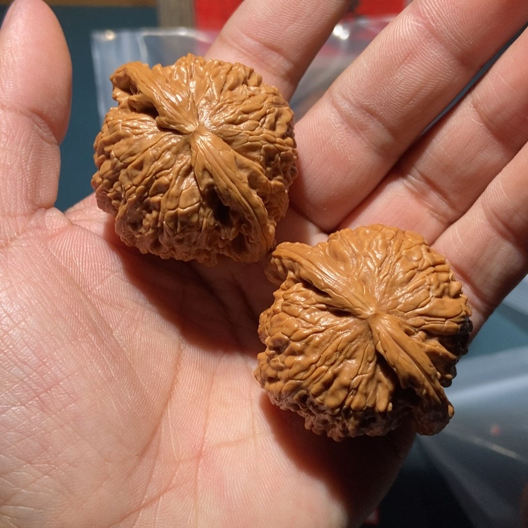 文玩核桃吊坠白狮子42