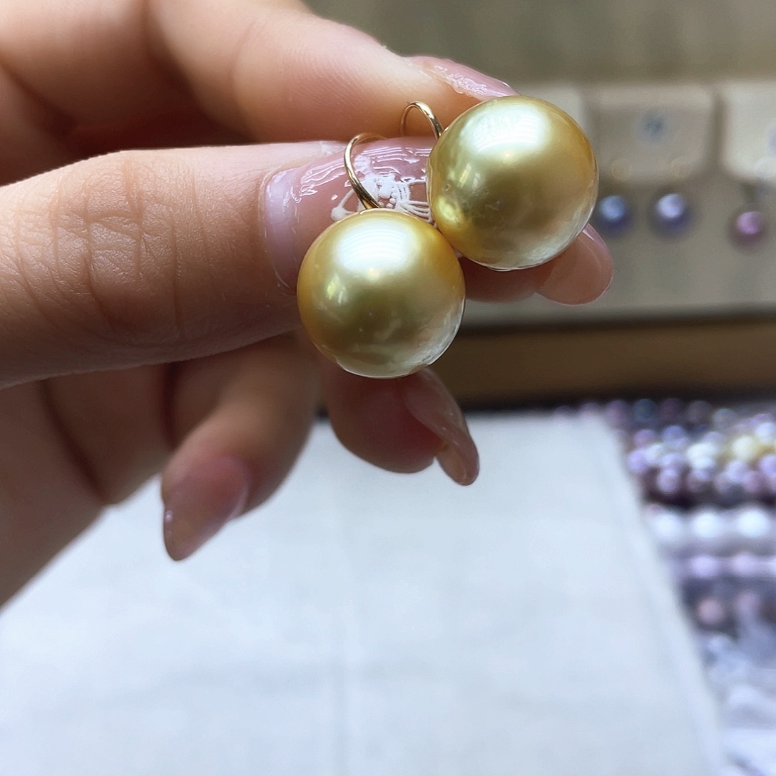 海水珍珠耳饰18K金镶嵌