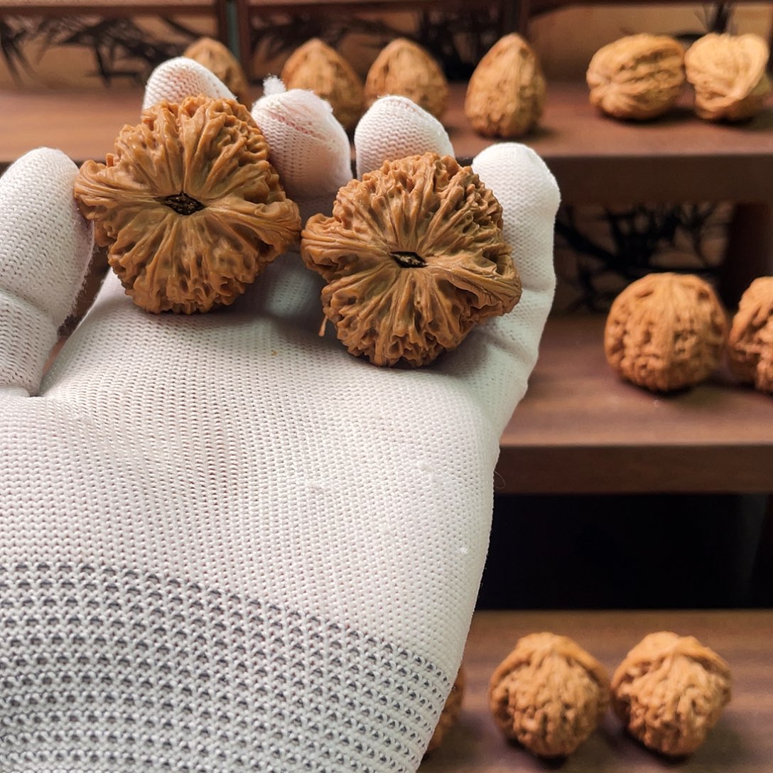 招***x文玩核桃吊坠南疆石