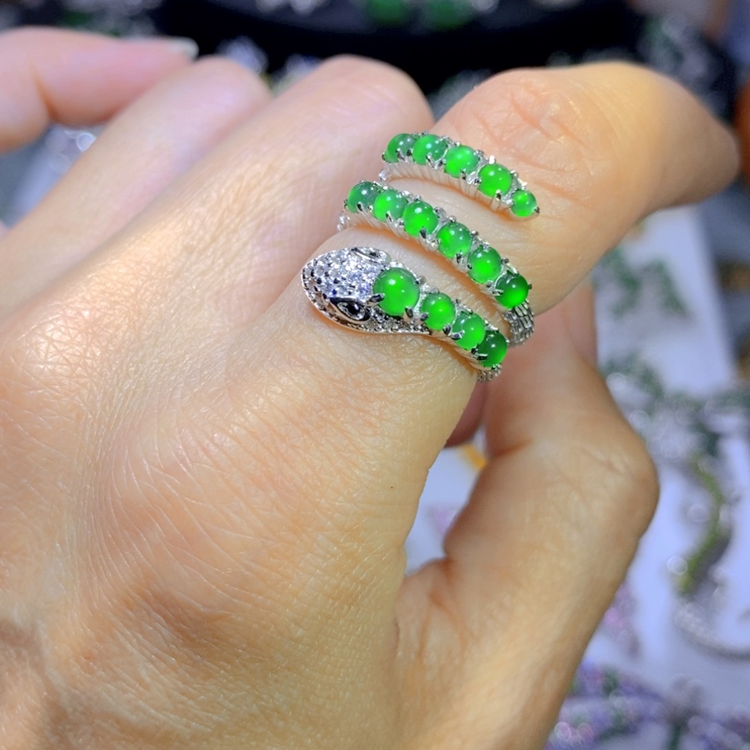 翡翠颈饰银S925镶嵌天然翡翠