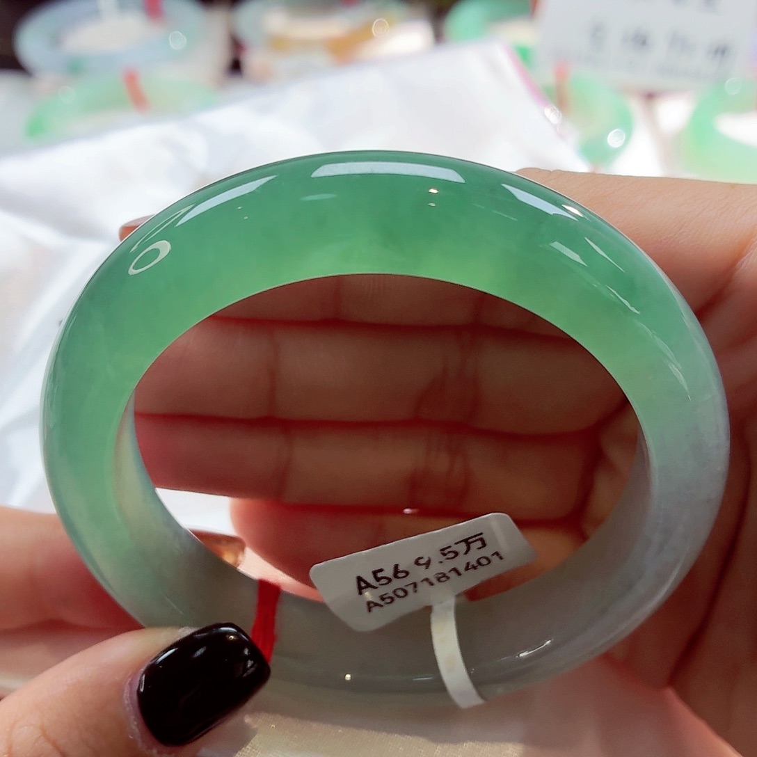 翡翠未镶嵌手镯油青半山水渐变68-09