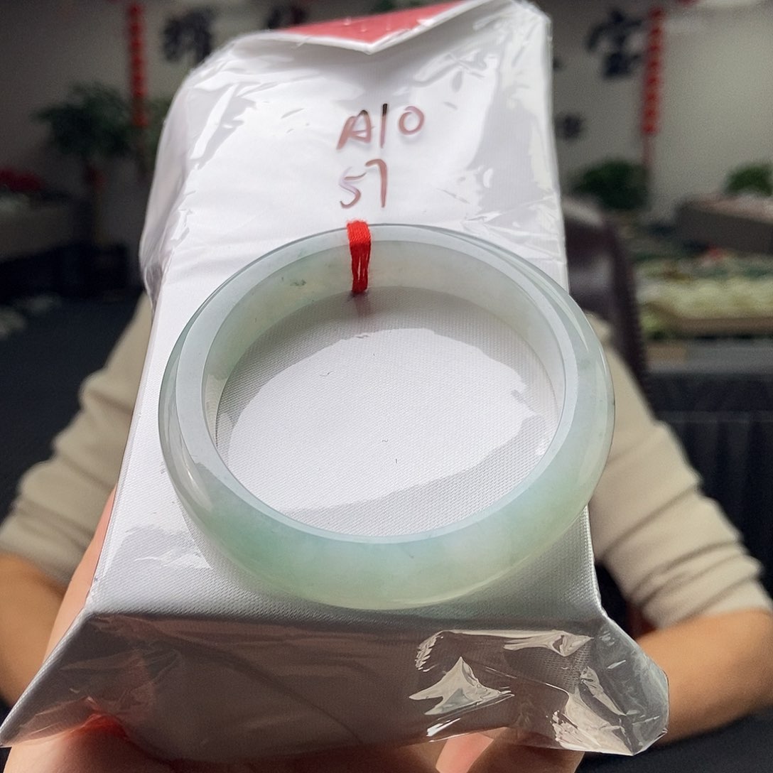 翡翠手镯未镶嵌拍一发一