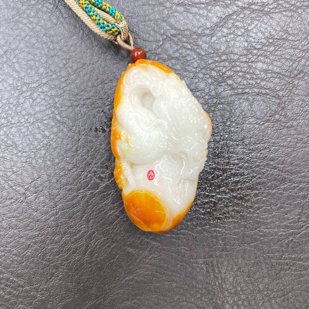 石包沁色龙手把把玩件D2