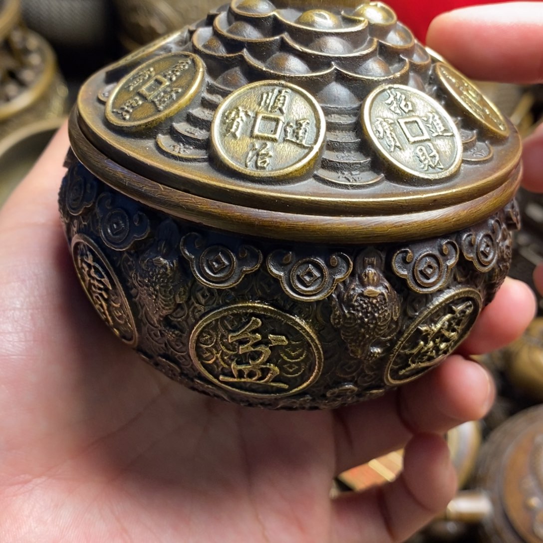 精美铜器做工精良