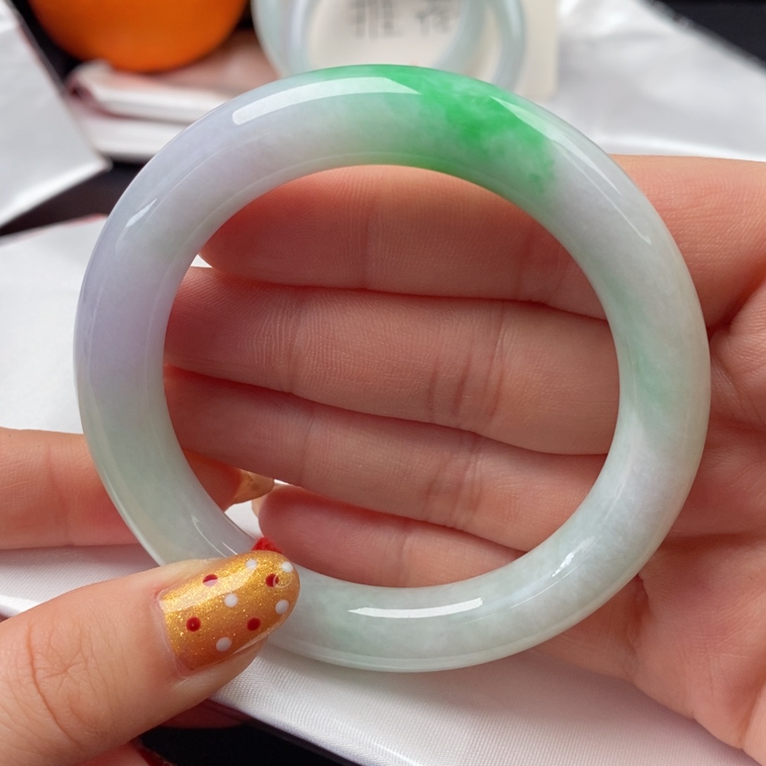 翡翠手镯未镶嵌57圆条