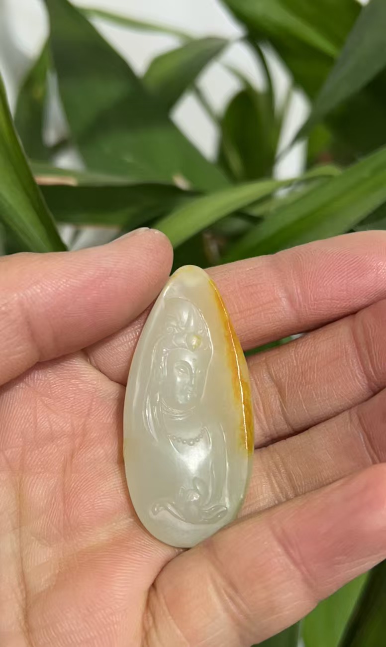 新疆和田玉苏工精雕儿童吉祥平安观音13.9克