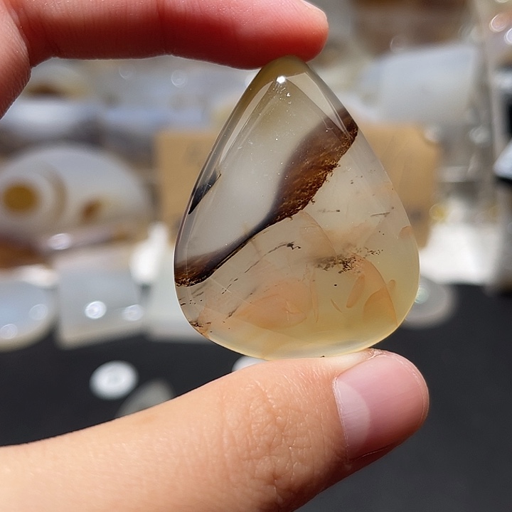 玛瑙/玉髓颈饰未镶嵌