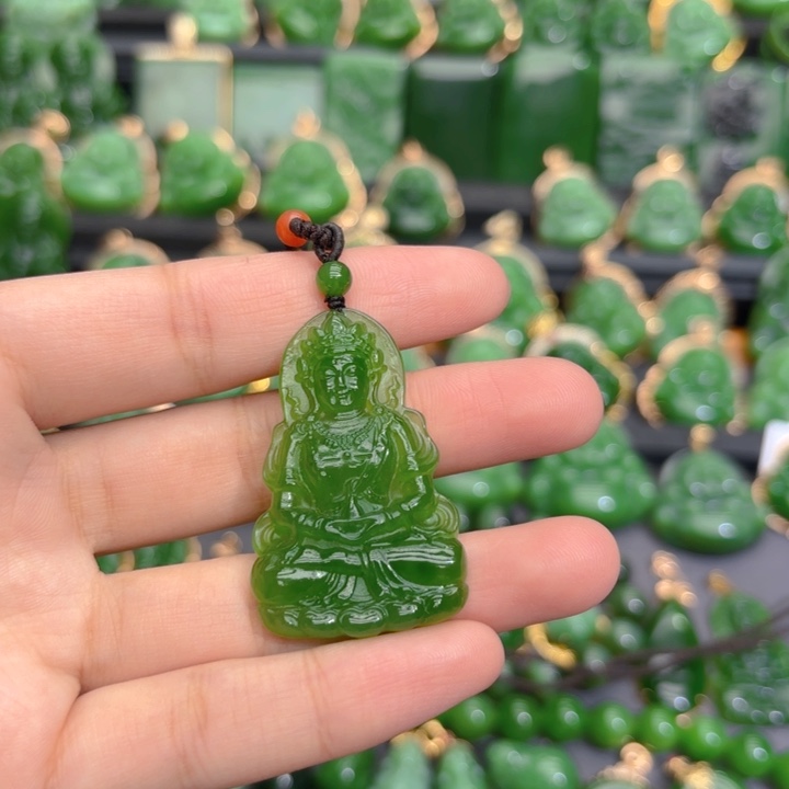 颈饰未镶嵌和田玉（碧玉）