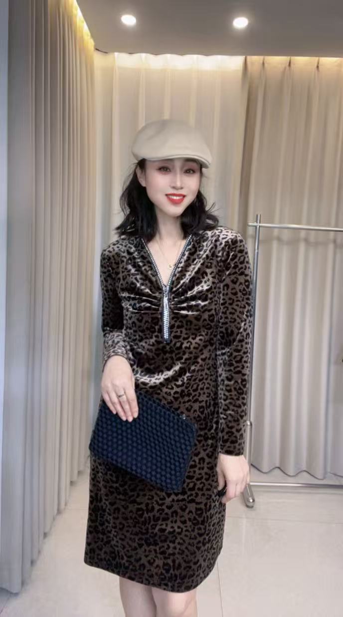 9931秋冬新款女25气质修身流苏小性感豹纹长袖V领显瘦中长连衣裙