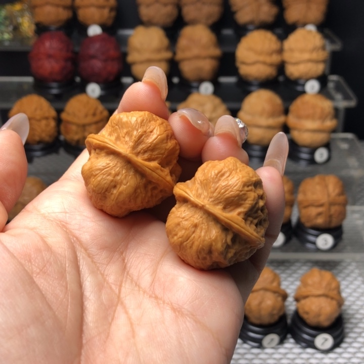 橄榄核吊坠18玉龙金蟾