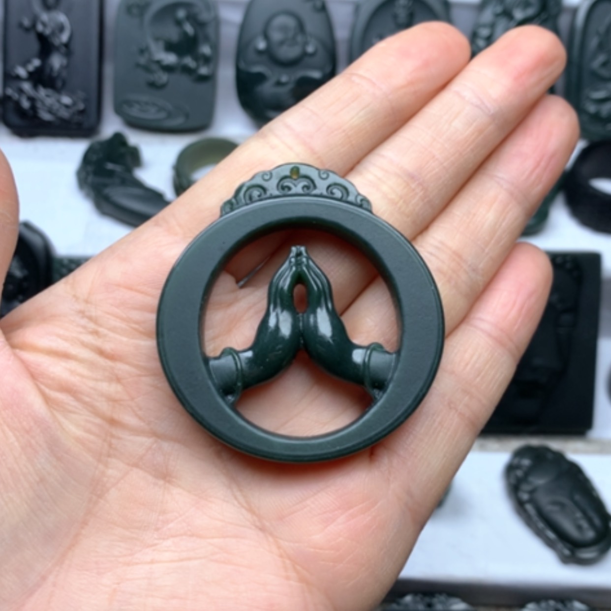 【闪购商品】和田玉颈饰未镶嵌8****术双面雕刻