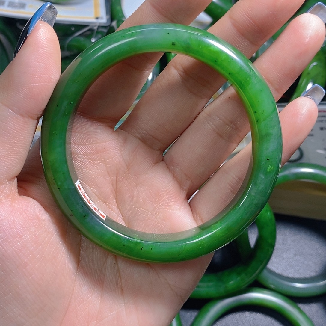 ****狼和田玉（碧玉）未镶嵌手链