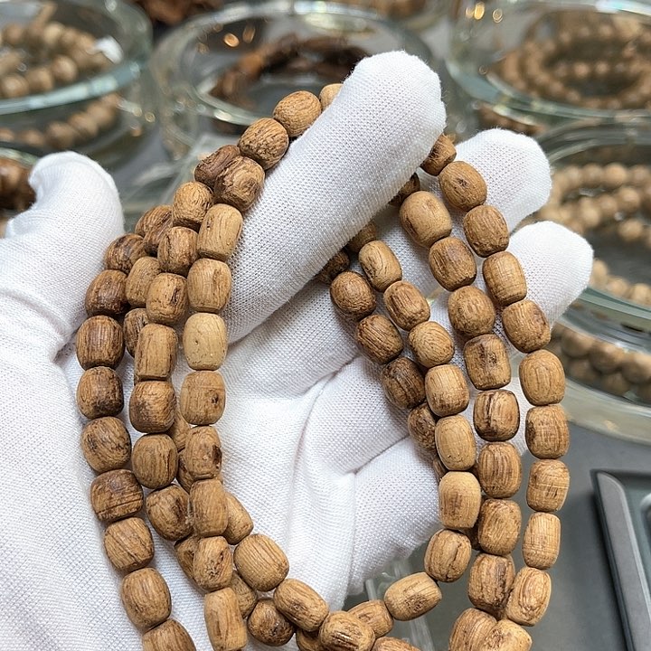 沉香手串菩萨百年土沉碳化老料7mm