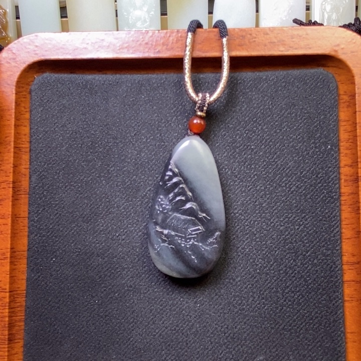 和田玉颈饰未镶嵌陈*