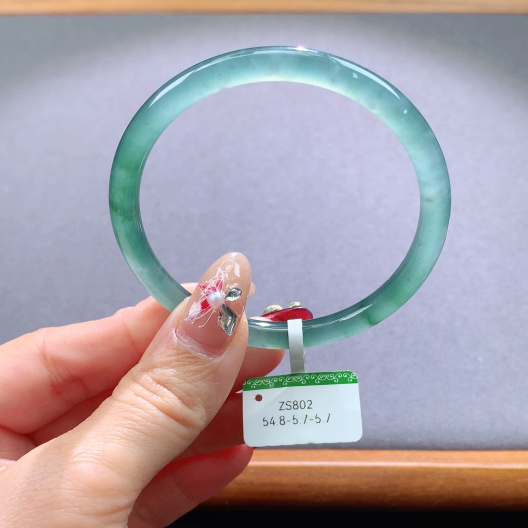 翡翠手镯未镶嵌天然翡翠手镯叮当镯