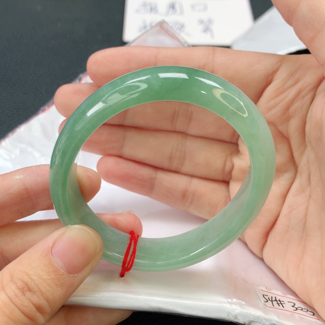 翡翠手镯未镶嵌@**。贵妃54