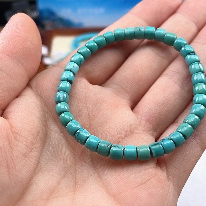 绿松石颈饰未镶嵌