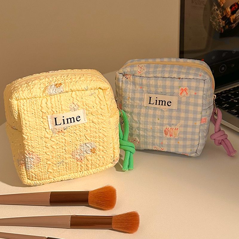 简约收纳可爱卡通姨妈化妆包大容量外出便携口红小包高颜值零钱包