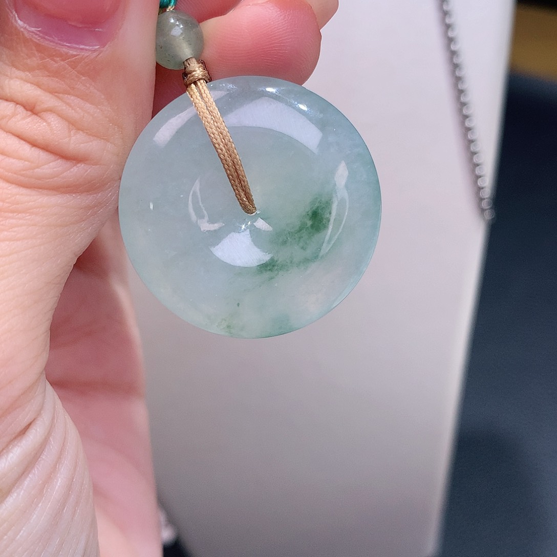 颈饰未镶嵌翡翠冰飘花平安扣