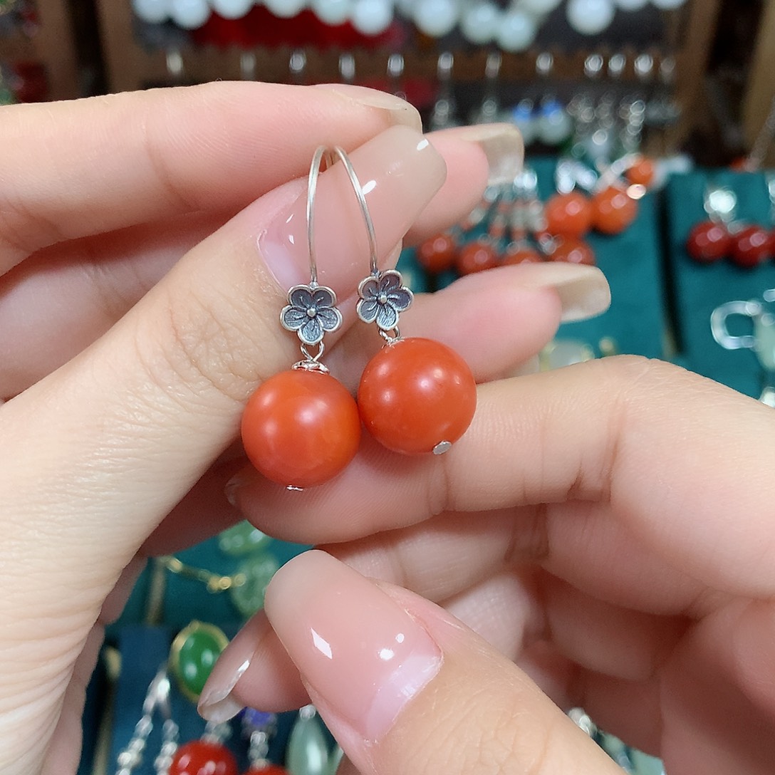 南红玛瑙耳饰银S925镶嵌卡12左右