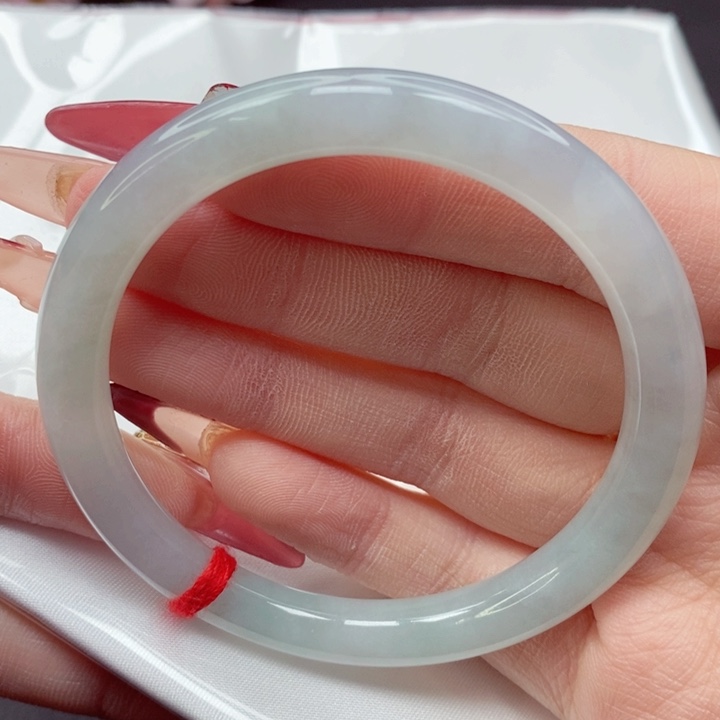 翡翠手镯未镶嵌55圈