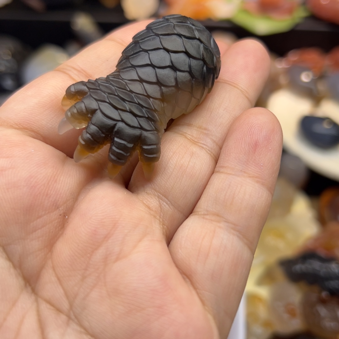 夜***神定制玛瑙爪尖亮，其他哑光，打孔，不退不换