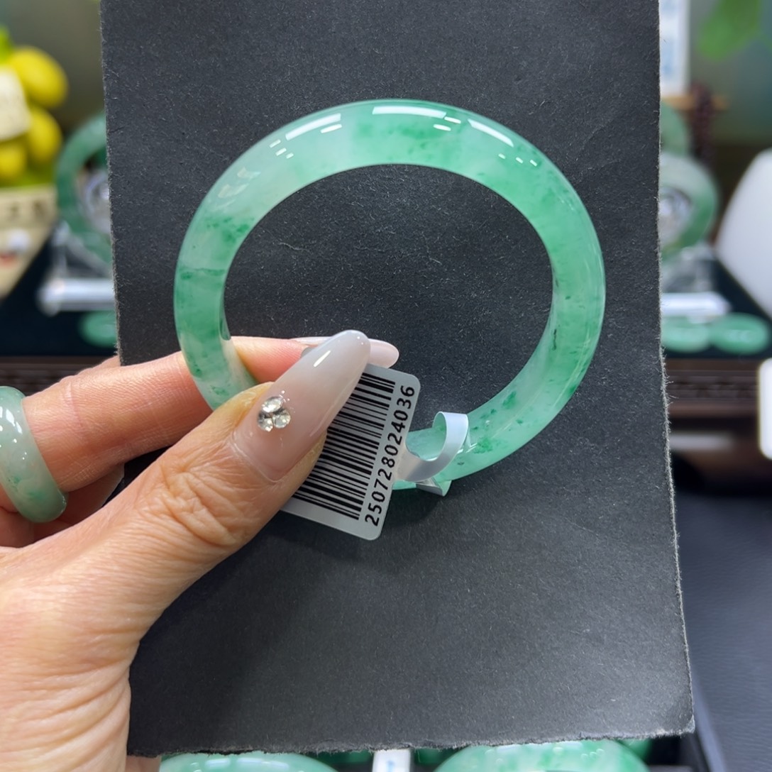 石英质玉（非洲翠）未镶嵌手镯53-54