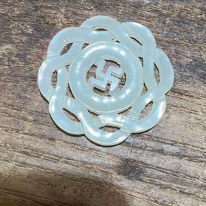 和田玉（糖玉）颈饰未镶嵌?***。