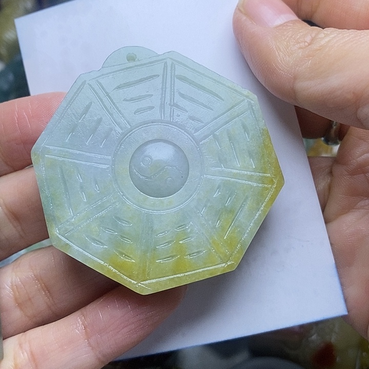 定制翡翠未镶嵌龙**?毛货