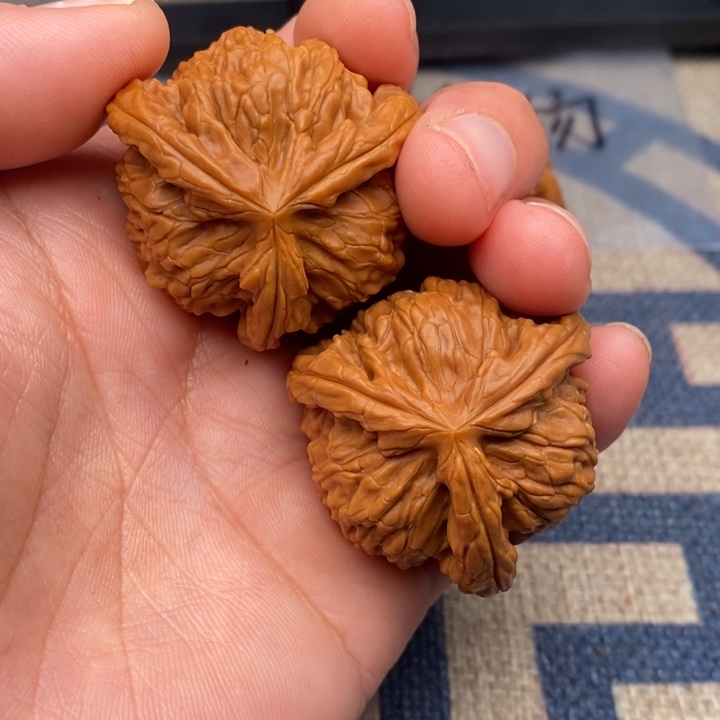 吊坠文玩核桃桃*三棱