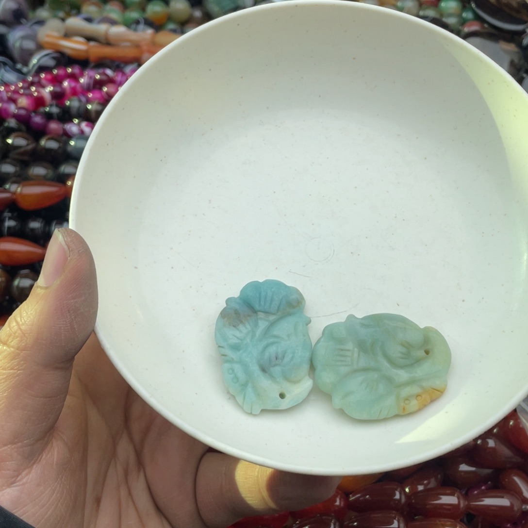 玛瑙/玉髓珠宝半成品未镶嵌两个装28*40左右天河吊坠