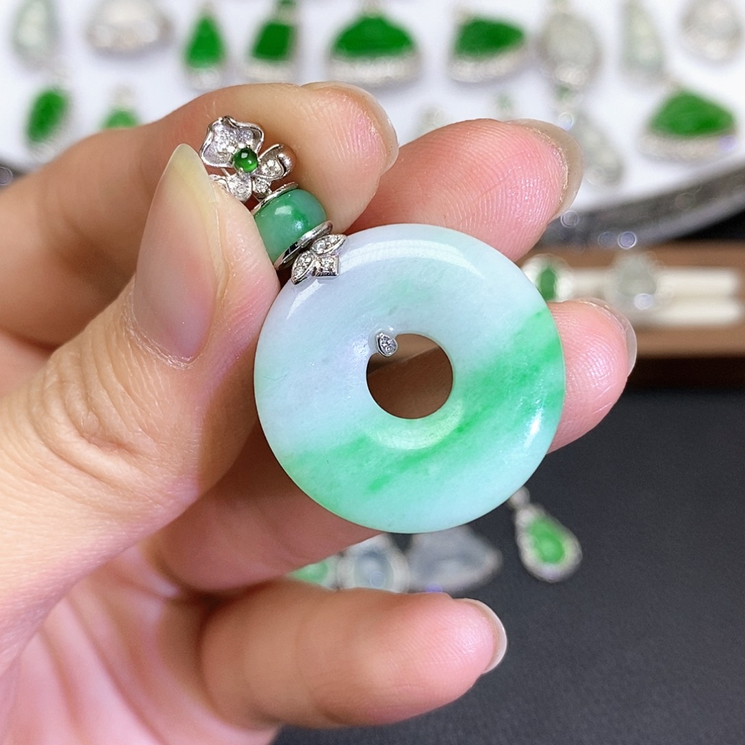 翡翠18K金镶嵌吊坠(不含链)