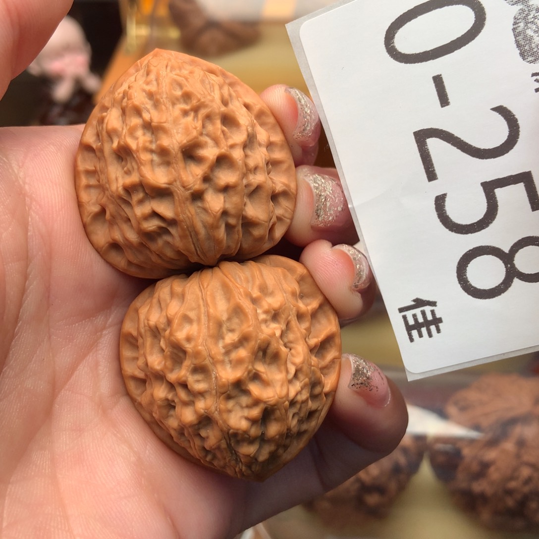 文玩核桃把件35金牛