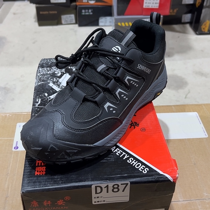 编码187号。42码防砸防刺劳保鞋