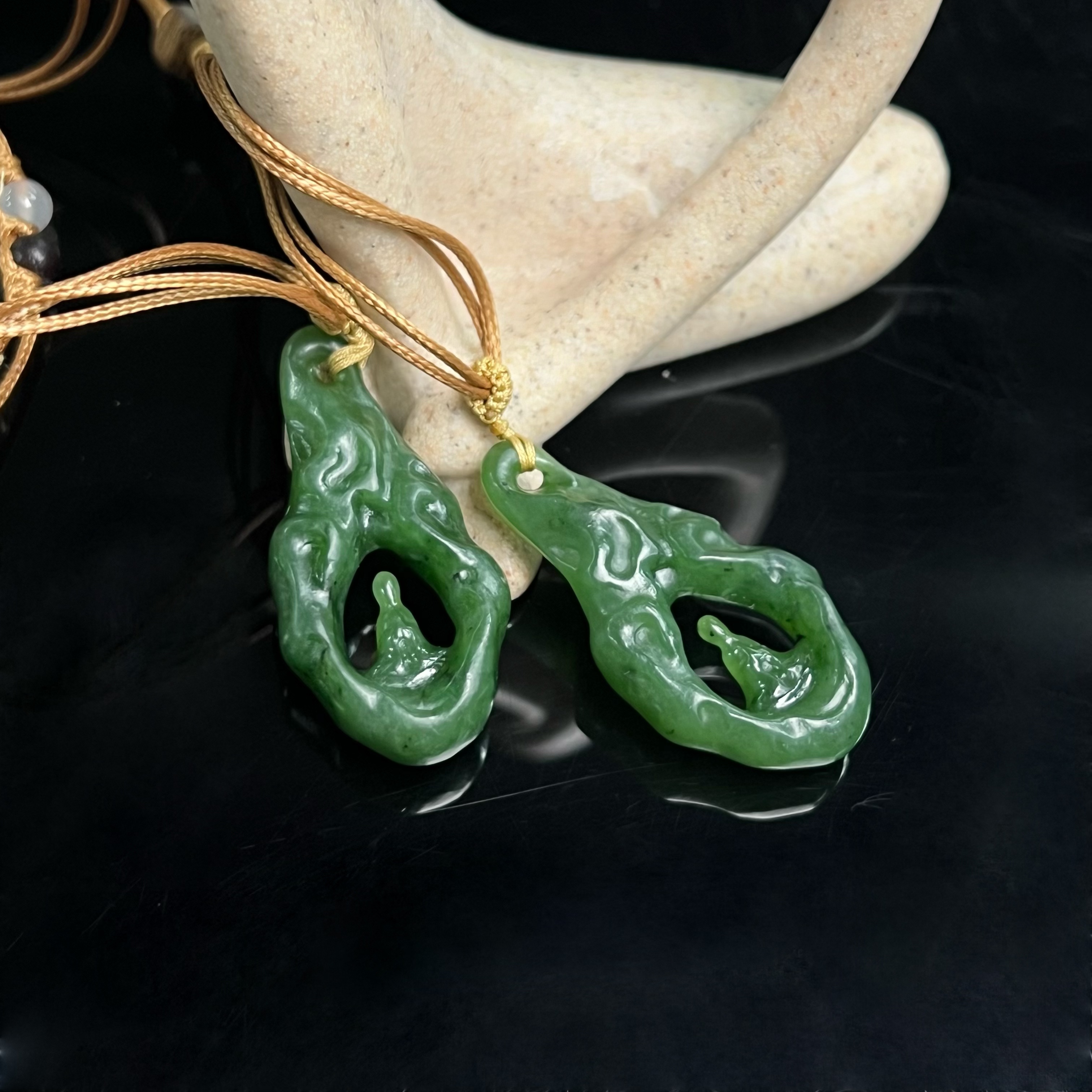  【北野珠宝】天然和田玉碧玉悟道吊坠B261H-126多样性发41x20x8mm