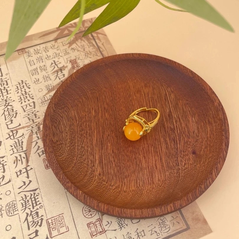 J101鸡油黄转运珠小戒指