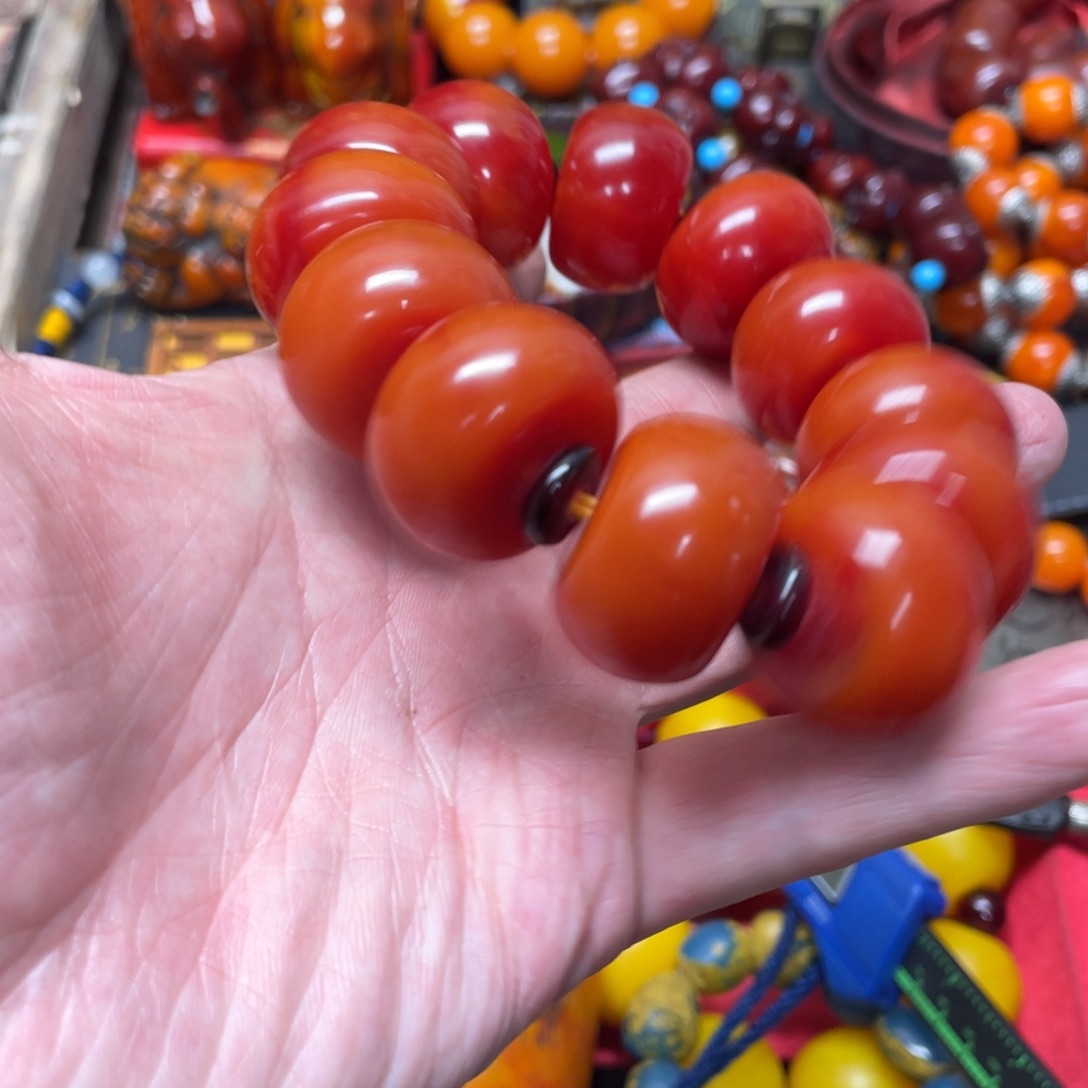 琥珀裸石未镶嵌好物推荐如图所示