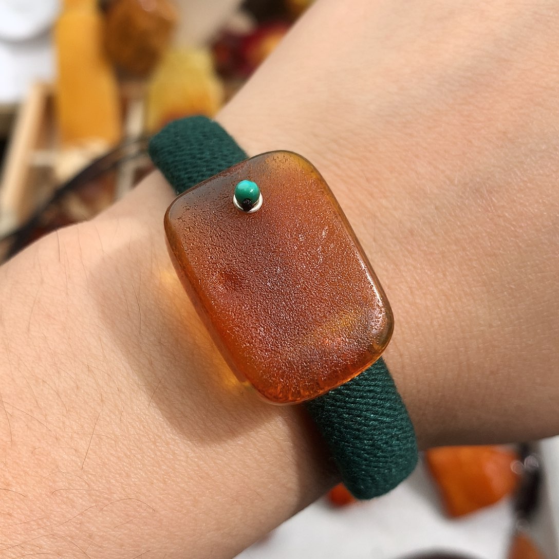 蜜蜡裸石未镶嵌手镯