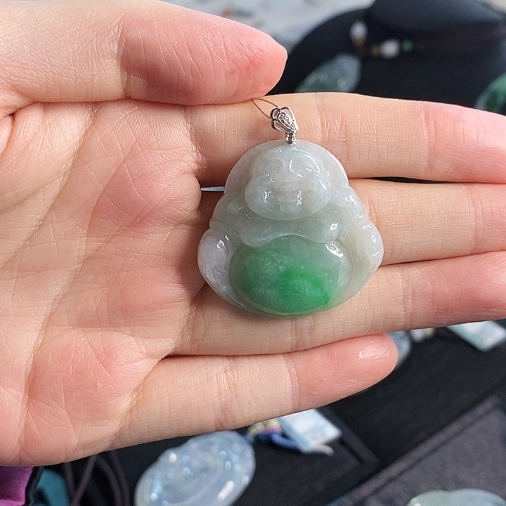 翡翠吊坠(赠链)未镶嵌
