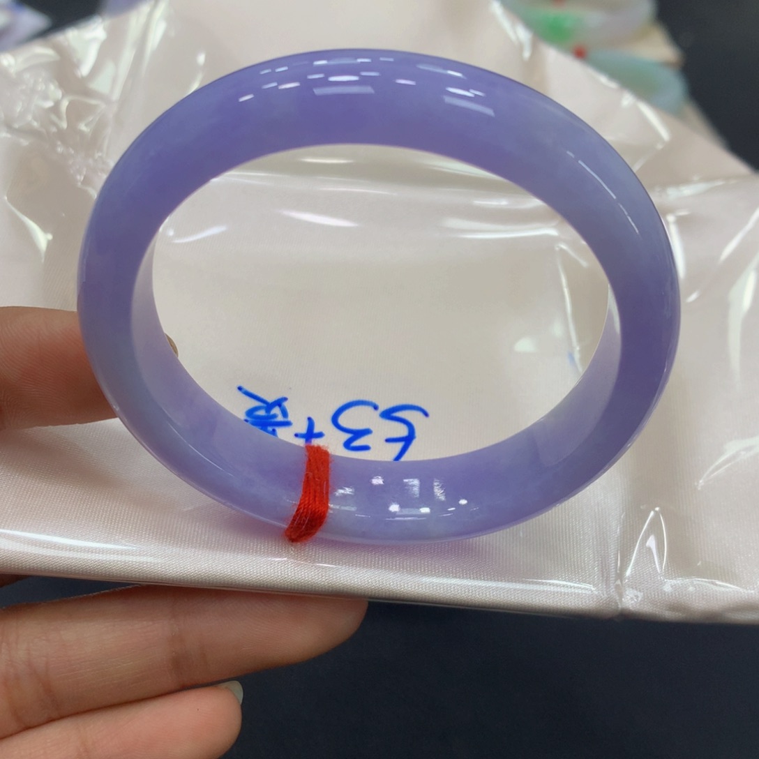 翡翠手镯未镶嵌翡翠