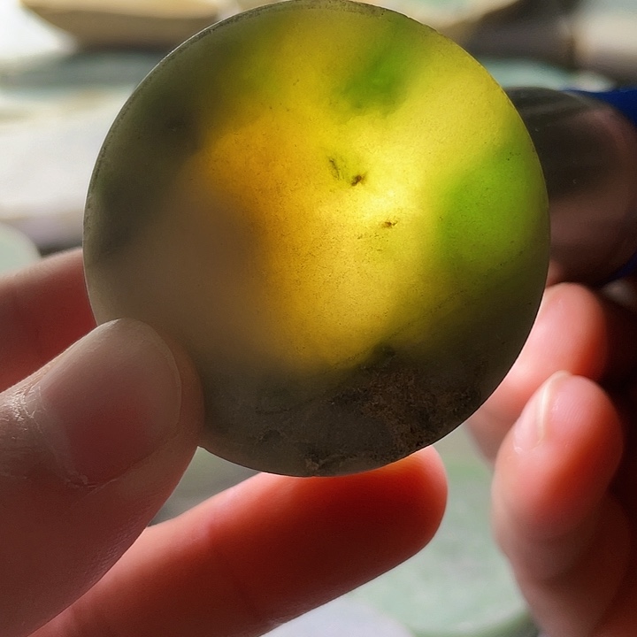 翡翠颈饰未镶嵌毛料5