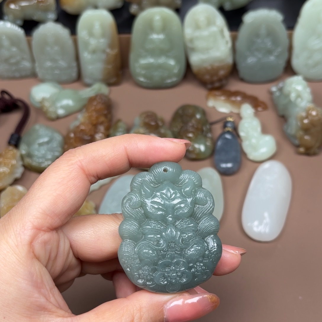 和田玉颈饰未镶嵌