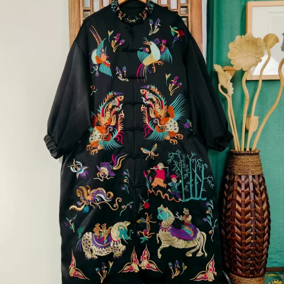（LS118-9）凤徕兮私人定制黑色光板底彩图腾刺绣对襟盘扣风衣