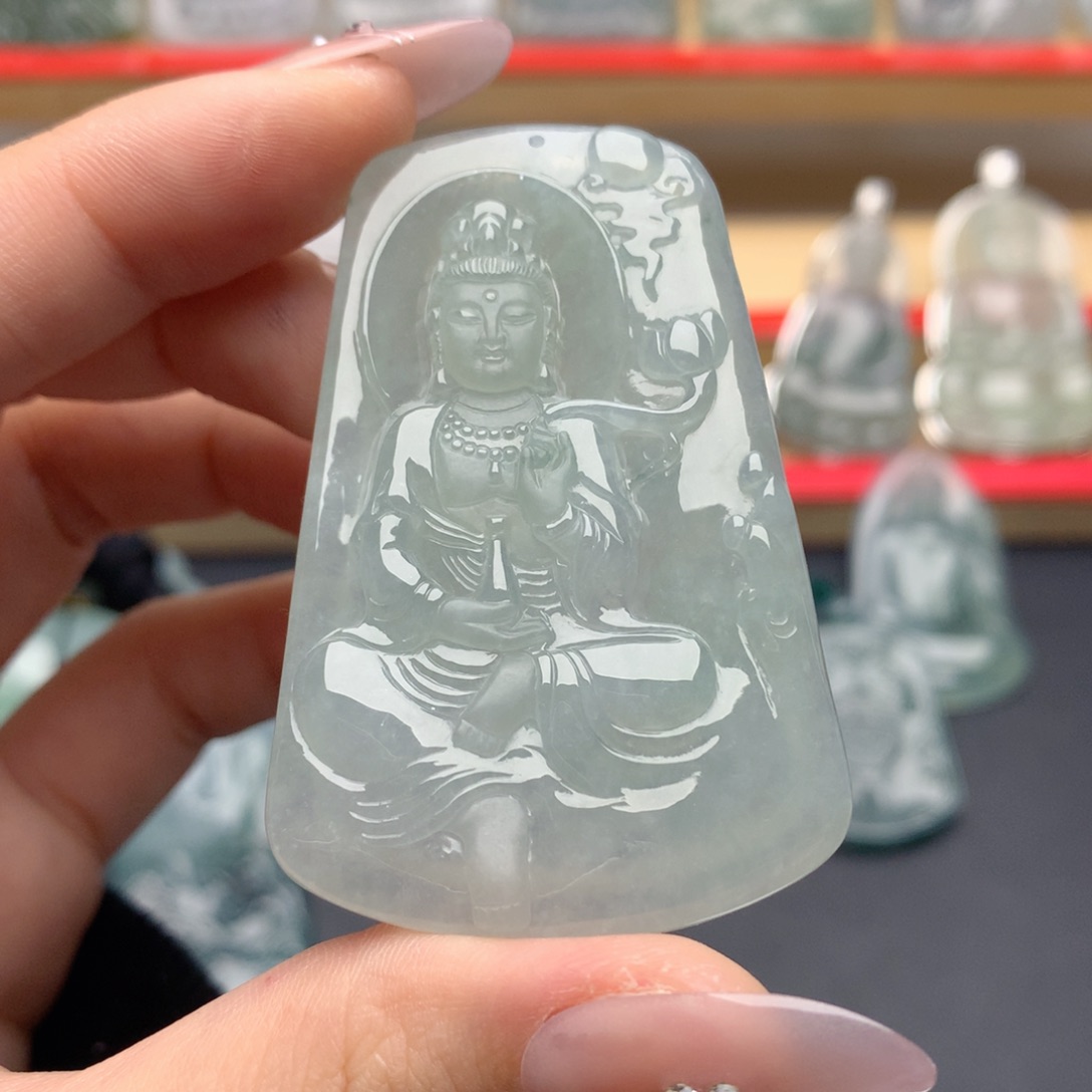 翡翠未镶嵌颈饰大势至菩萨