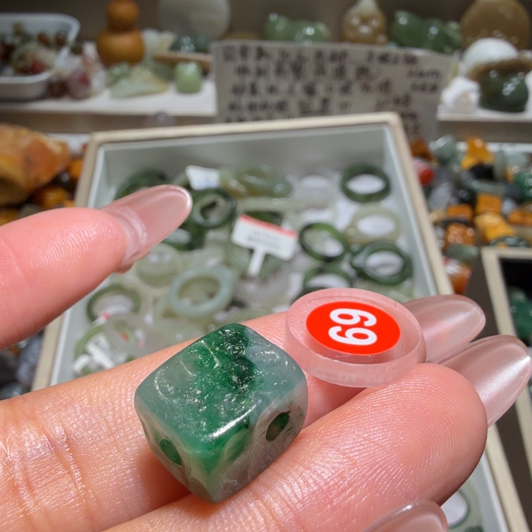 和田玉未镶嵌珠宝奇石